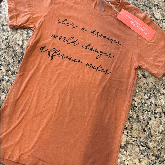 👑CROWNED Free Dreamer Tee - Picture 5 of 6